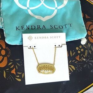KENDRA SCOTT Goldtone Dolly Necklace NWT